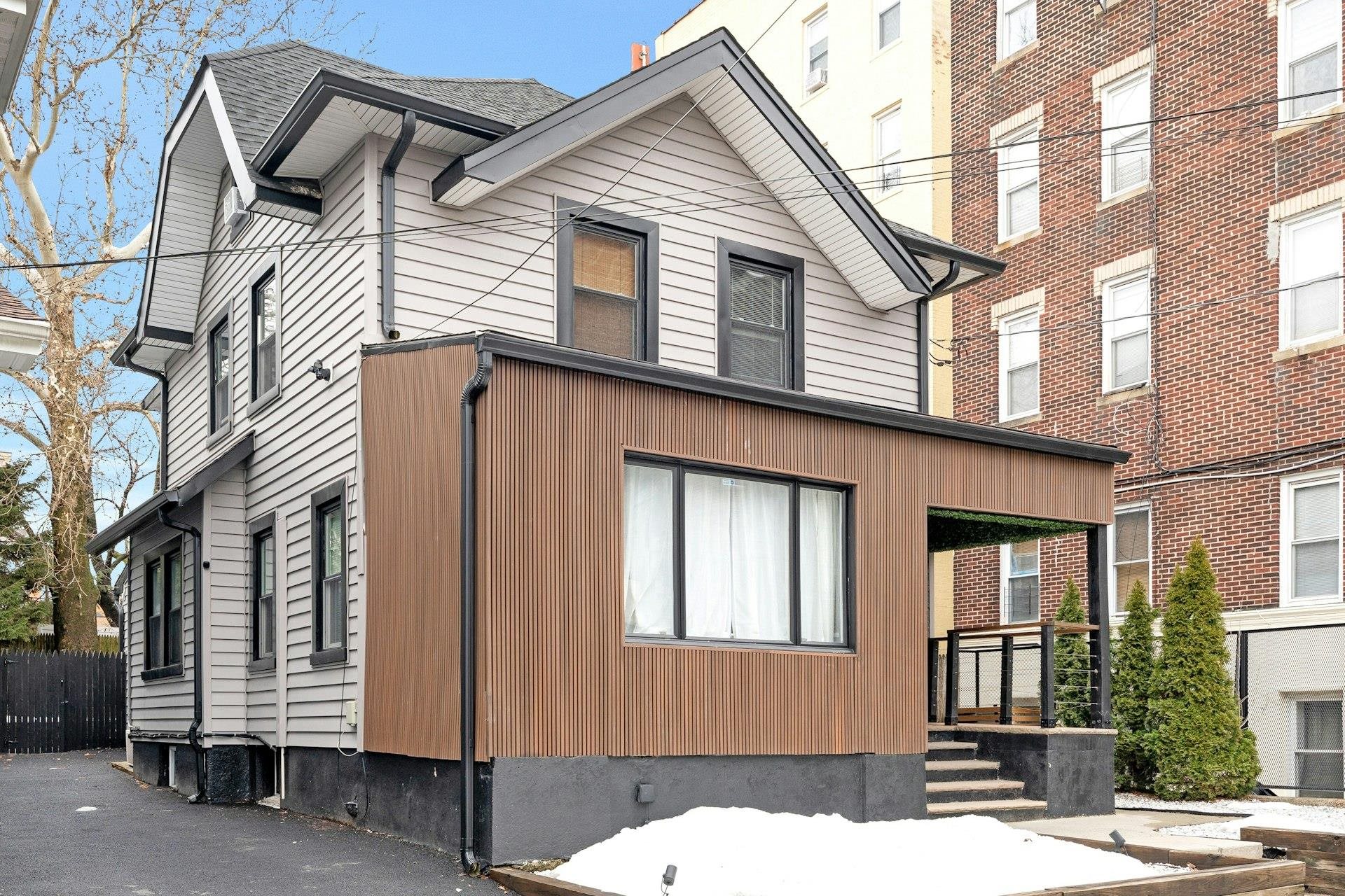 31 72ND ST