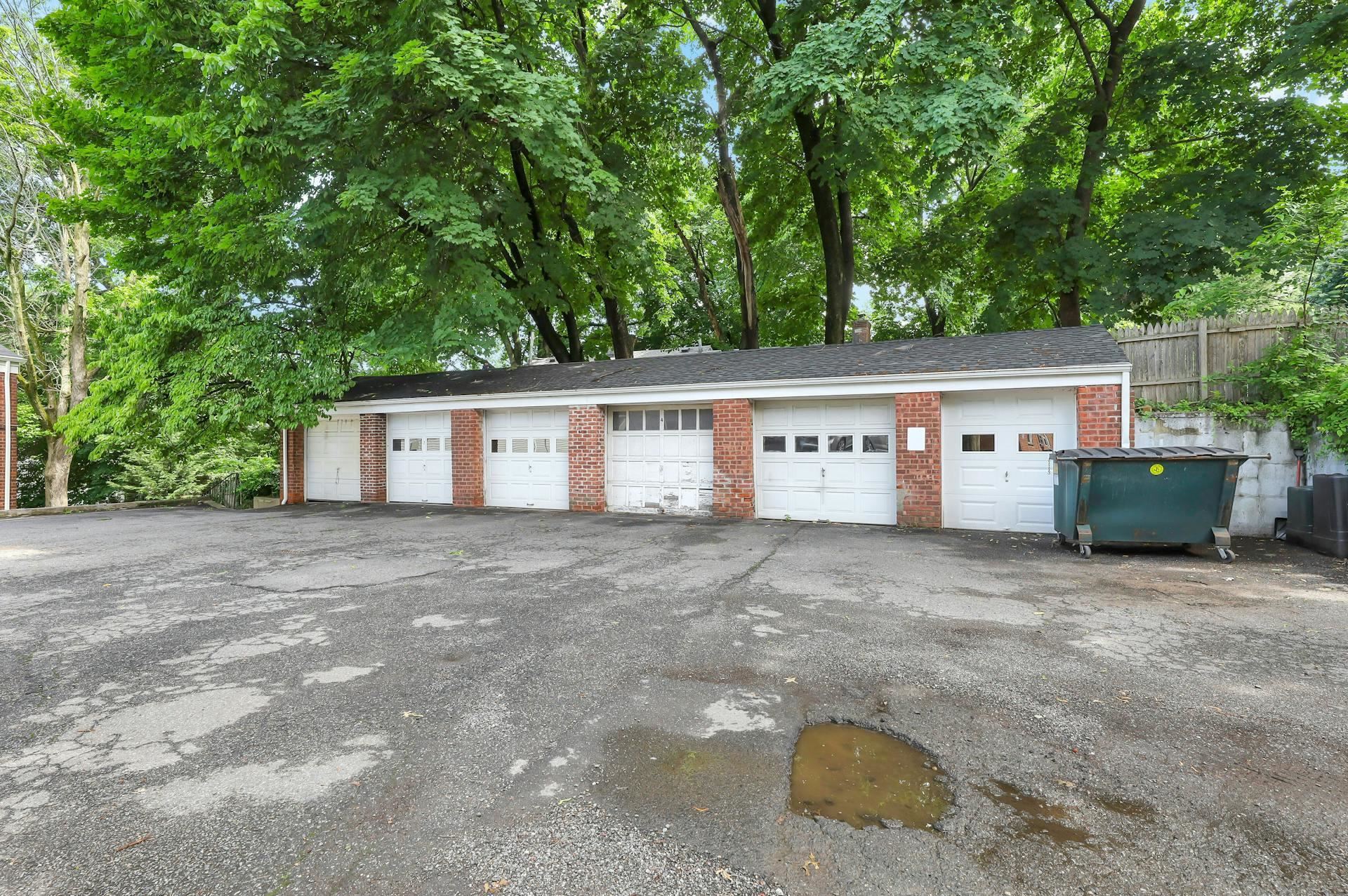 179 CHRISTIE HEIGHTS ST Unit: B