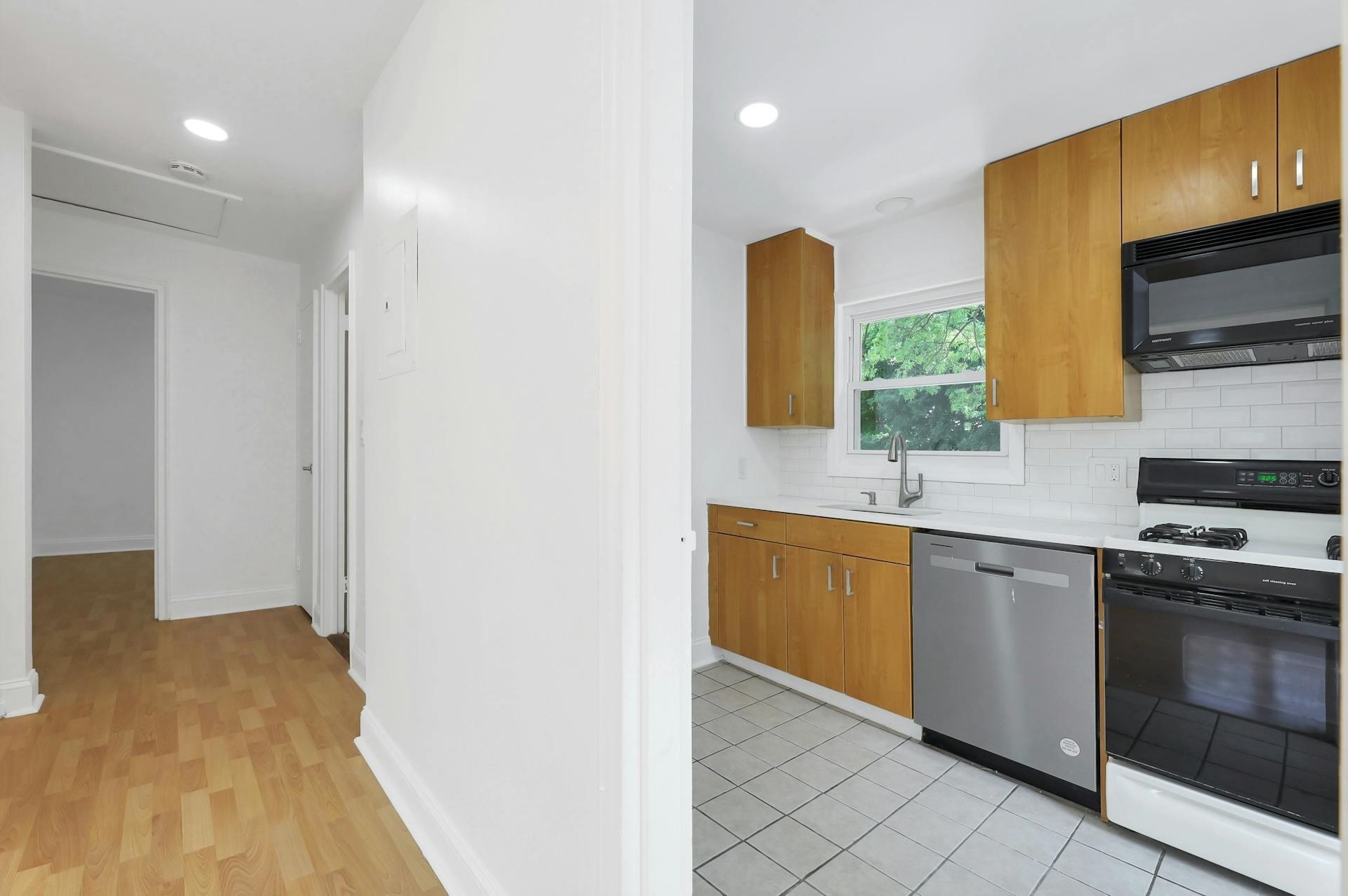 179 CHRISTIE HEIGHTS ST Unit: B