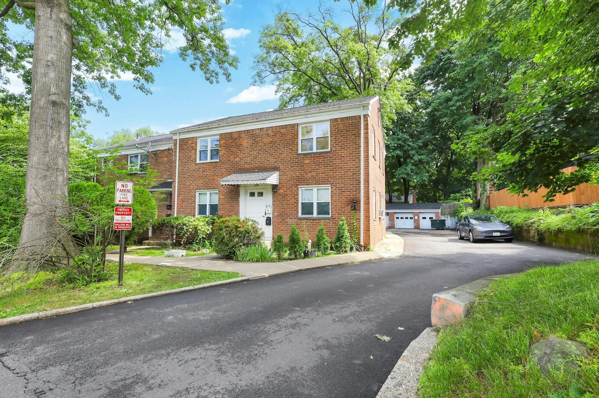 179 CHRISTIE HEIGHTS ST Unit: B