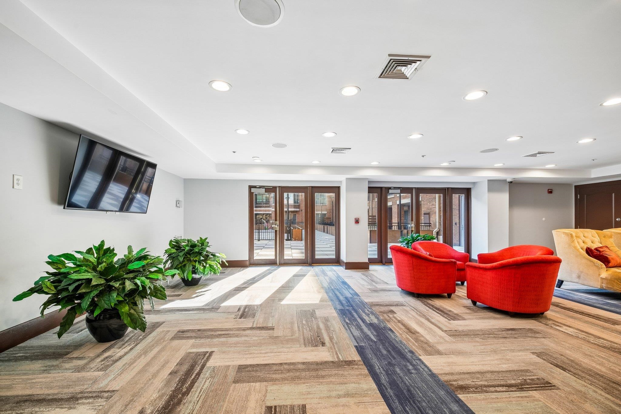 22 AVENUE AT PORT IMPERIAL Unit: 302