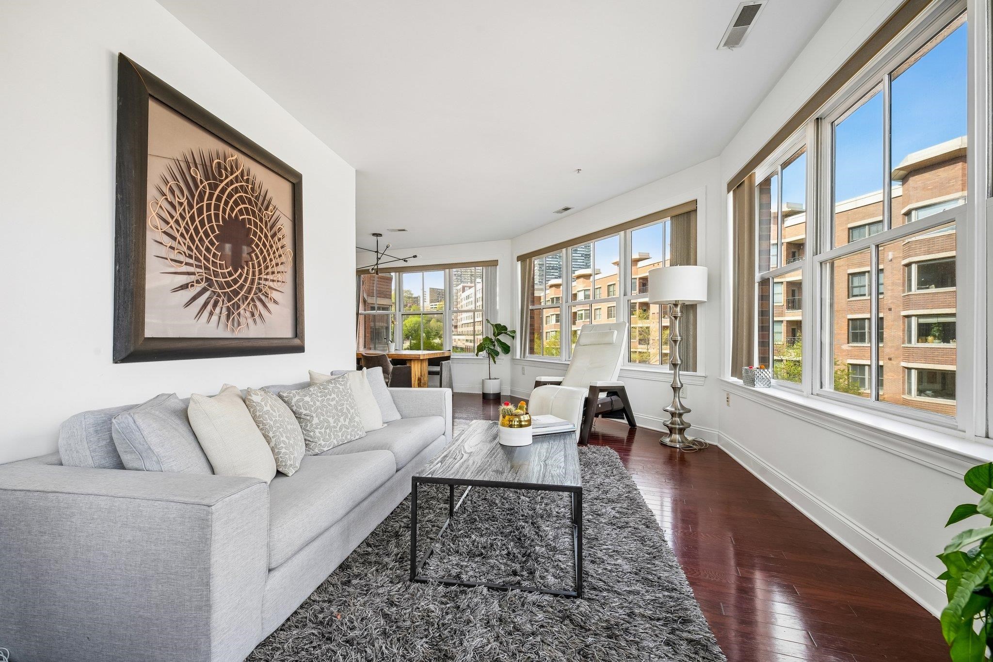 22 AVENUE AT PORT IMPERIAL Unit: 302