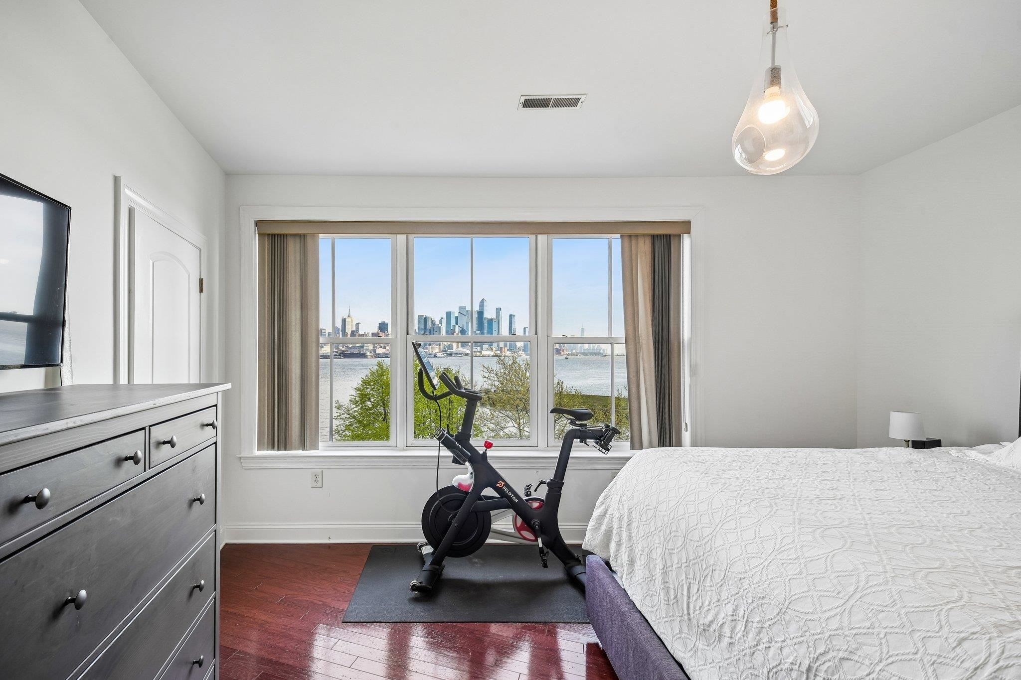 22 AVENUE AT PORT IMPERIAL Unit: 302