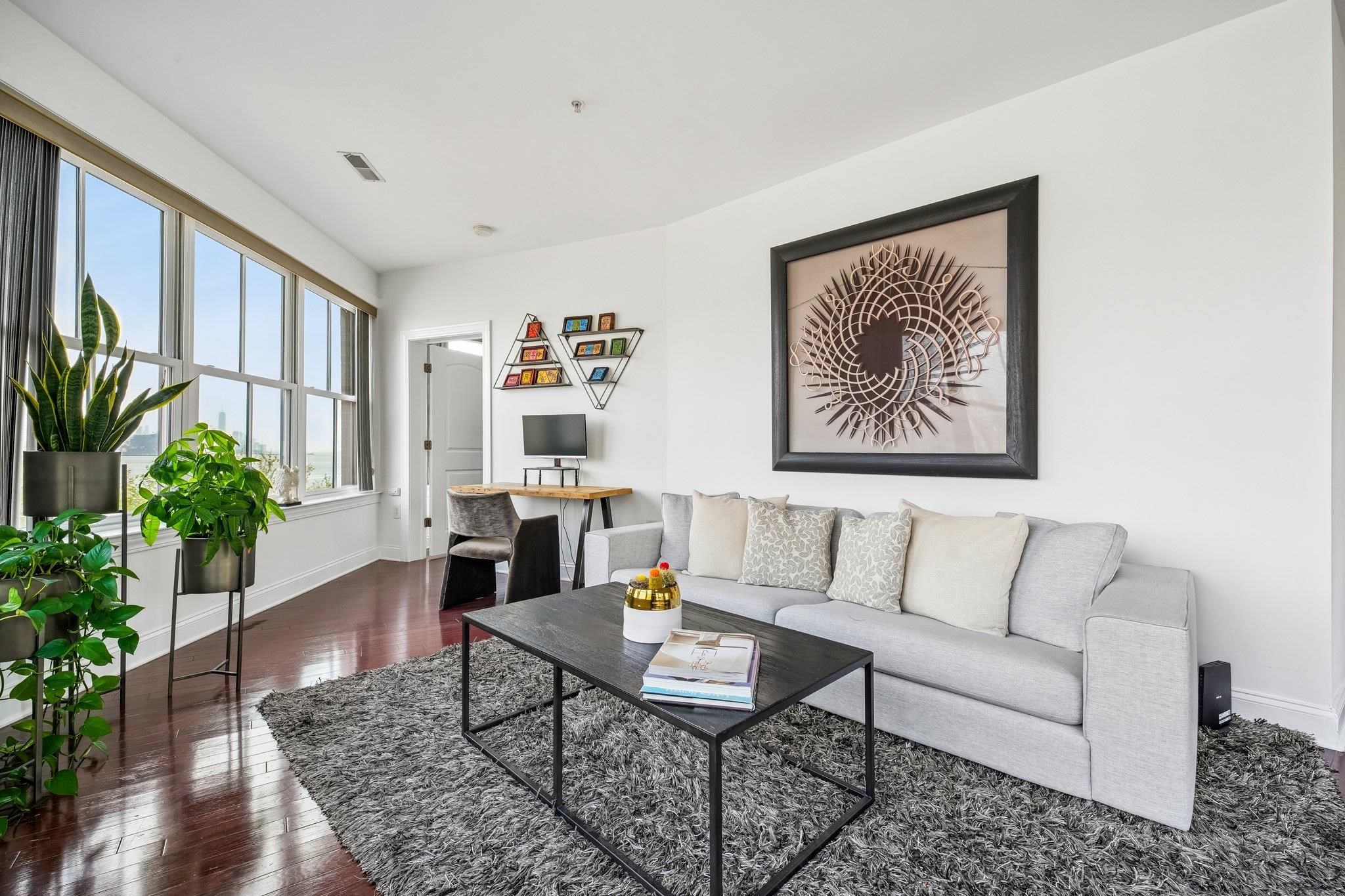 22 AVENUE AT PORT IMPERIAL Unit: 302