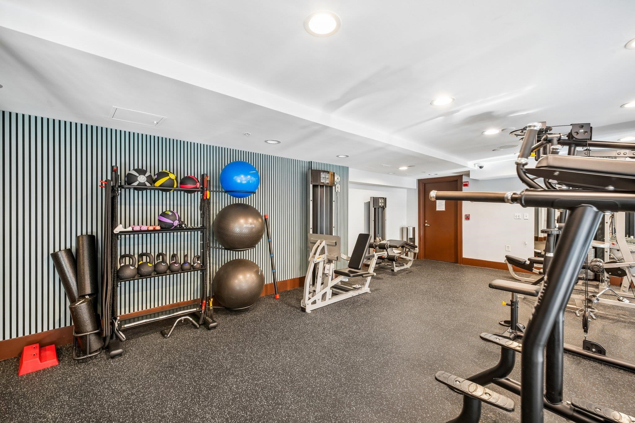 22 AVENUE AT PORT IMPERIAL Unit: 302