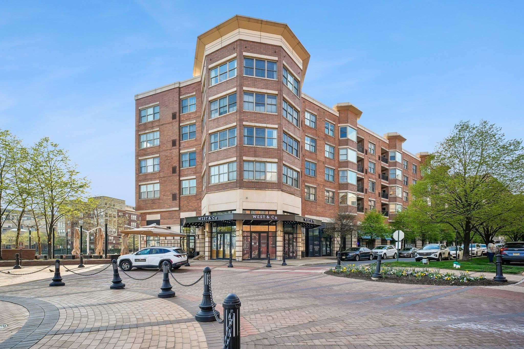 22 AVENUE AT PORT IMPERIAL Unit: 302