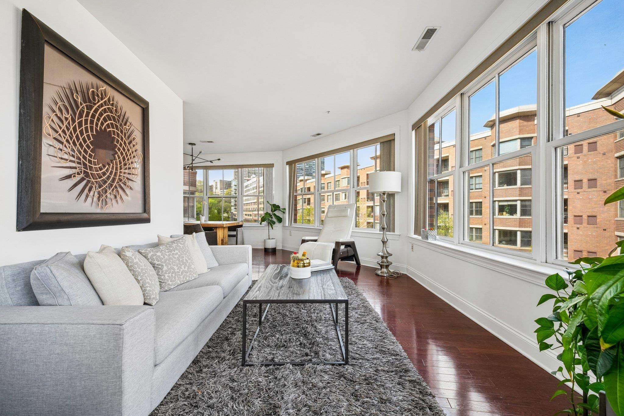 22 AVENUE AT PORT IMPERIAL Unit: 302