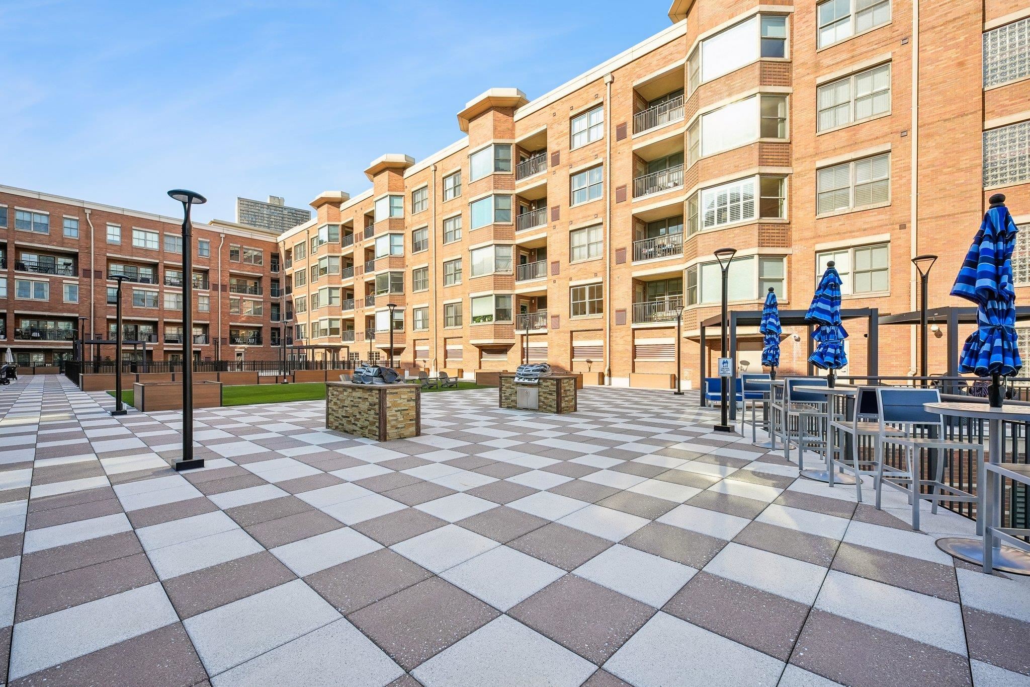 22 AVENUE AT PORT IMPERIAL Unit: 302