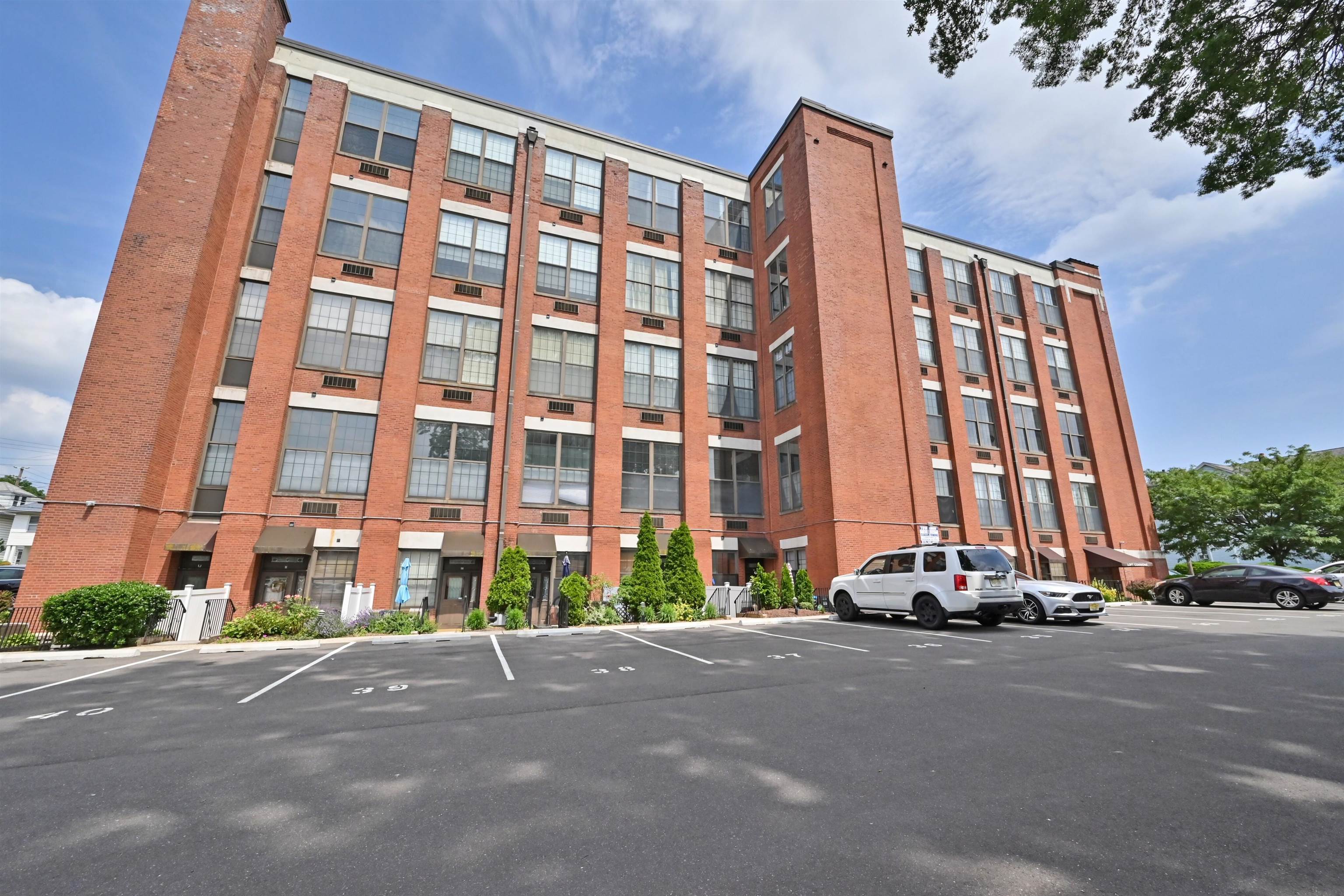 384 TRENTON AVE Unit: 3E