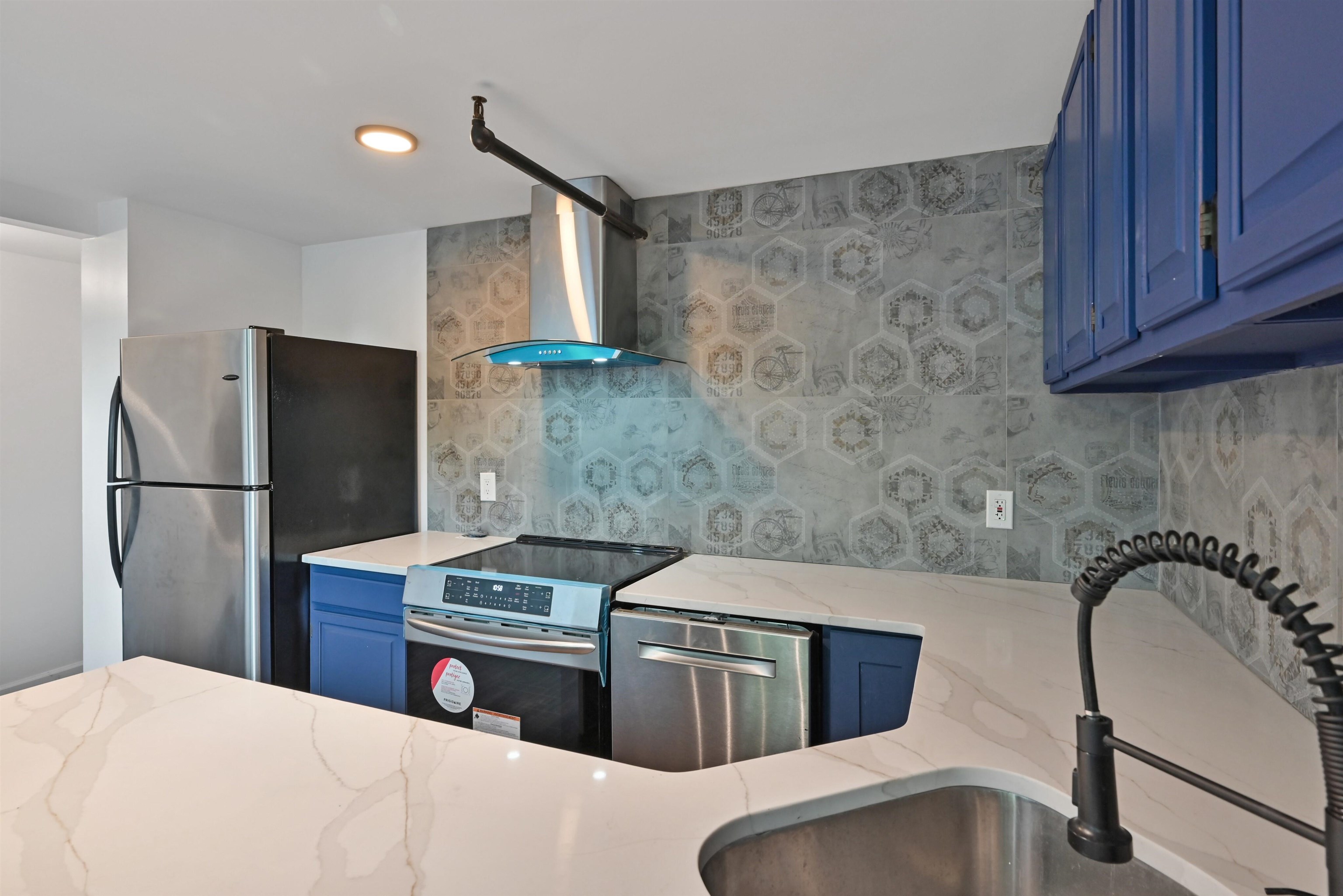 384 TRENTON AVE Unit: 3E