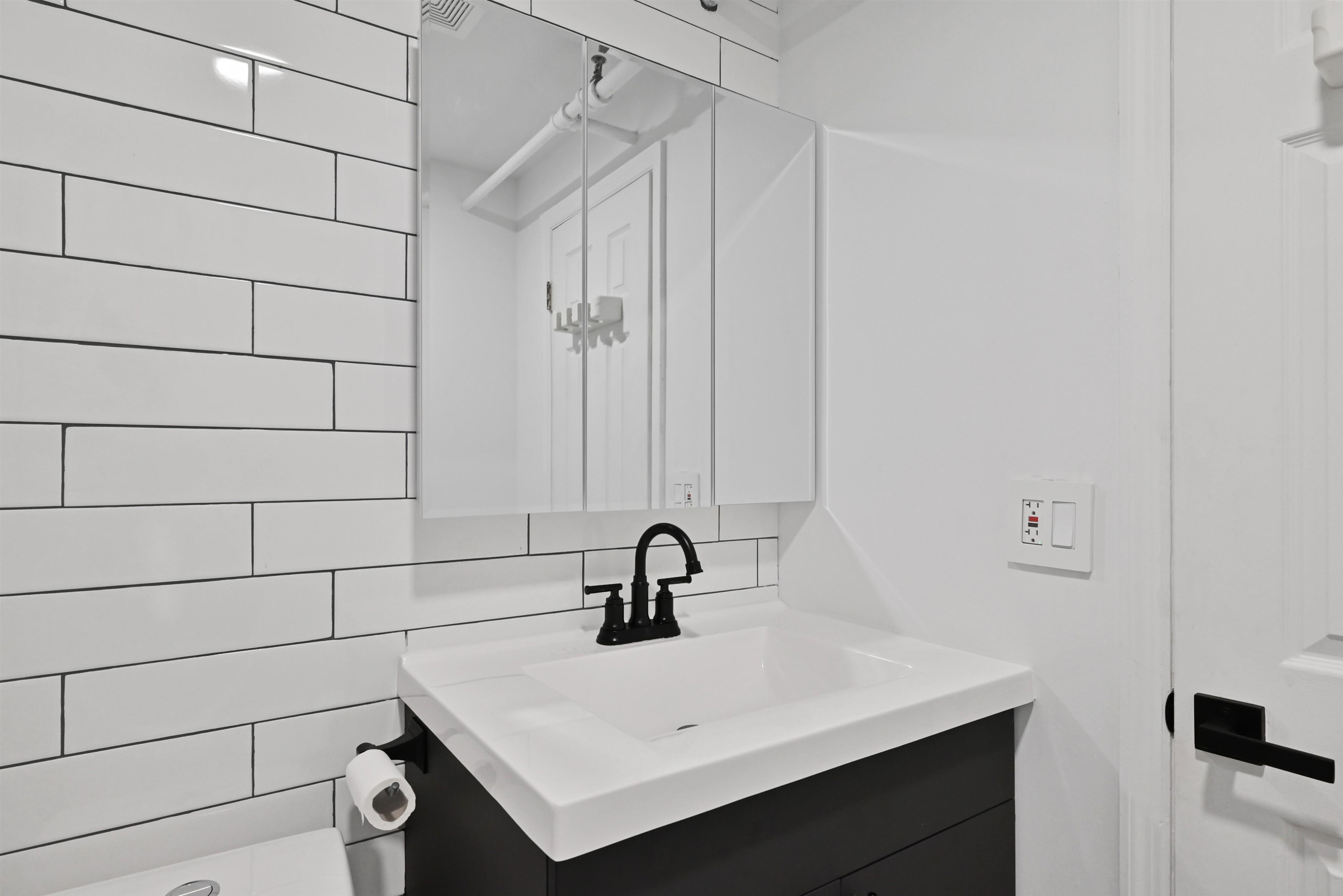 384 TRENTON AVE Unit: 3E