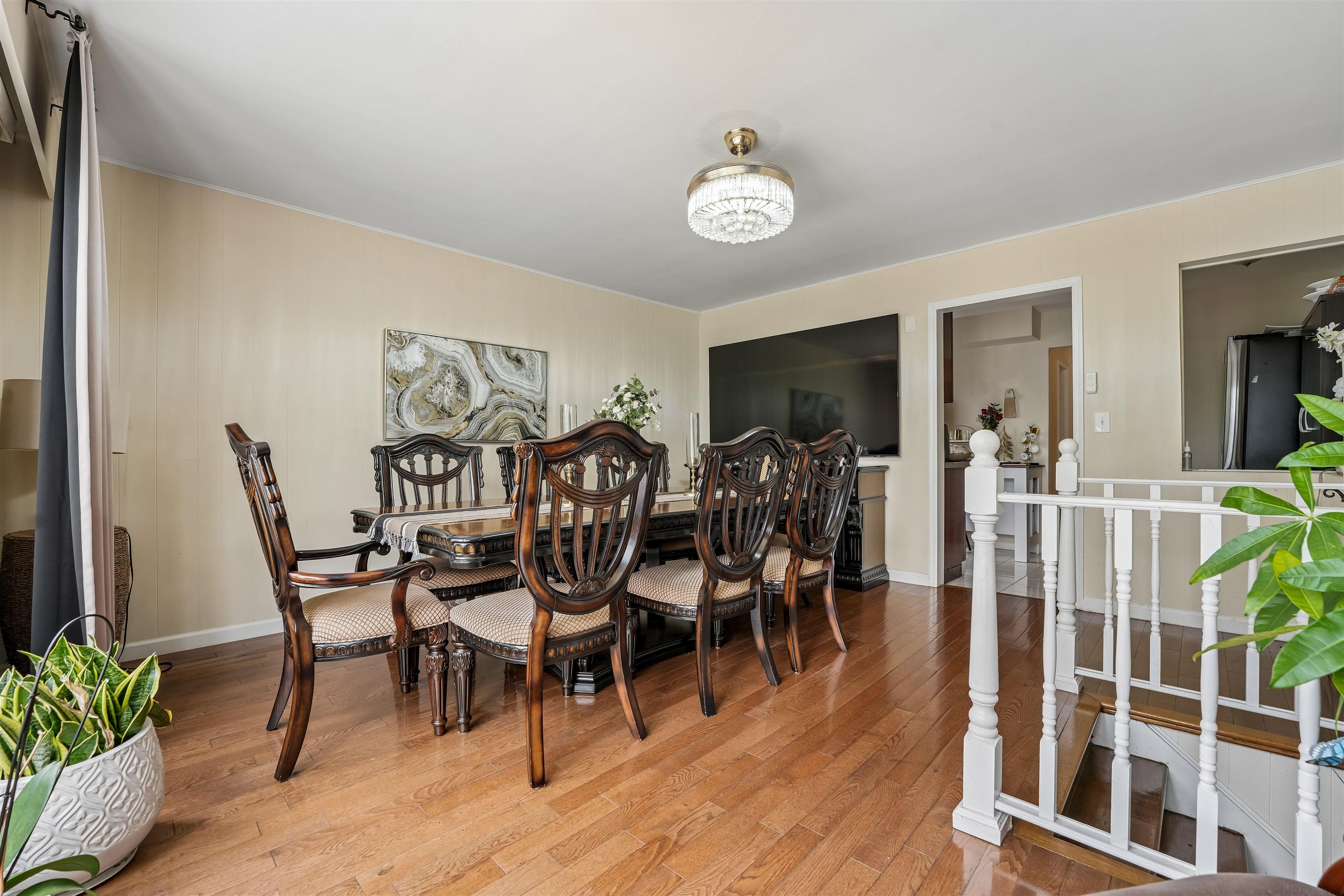 158 CHARLTON AVE