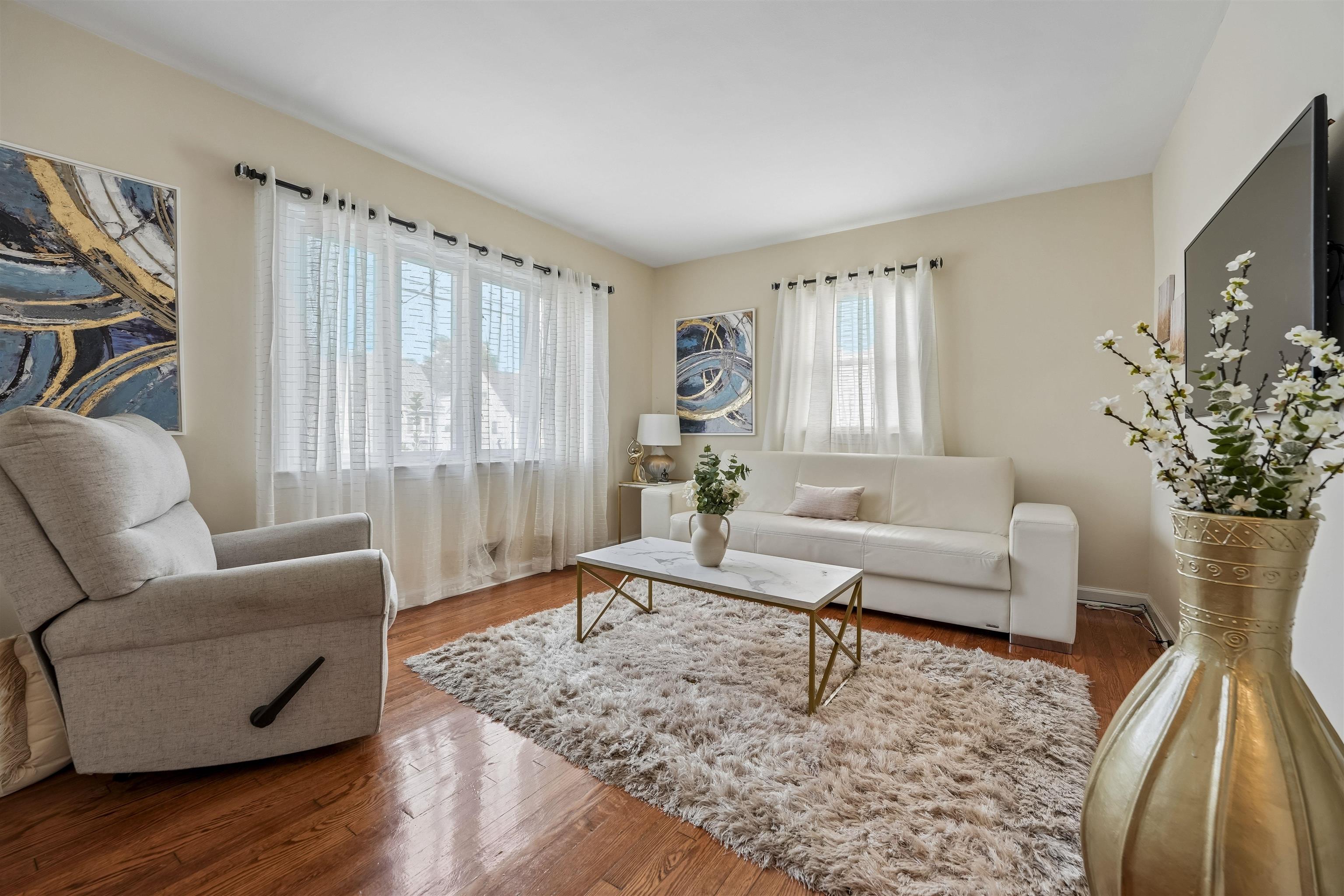 158 CHARLTON AVE