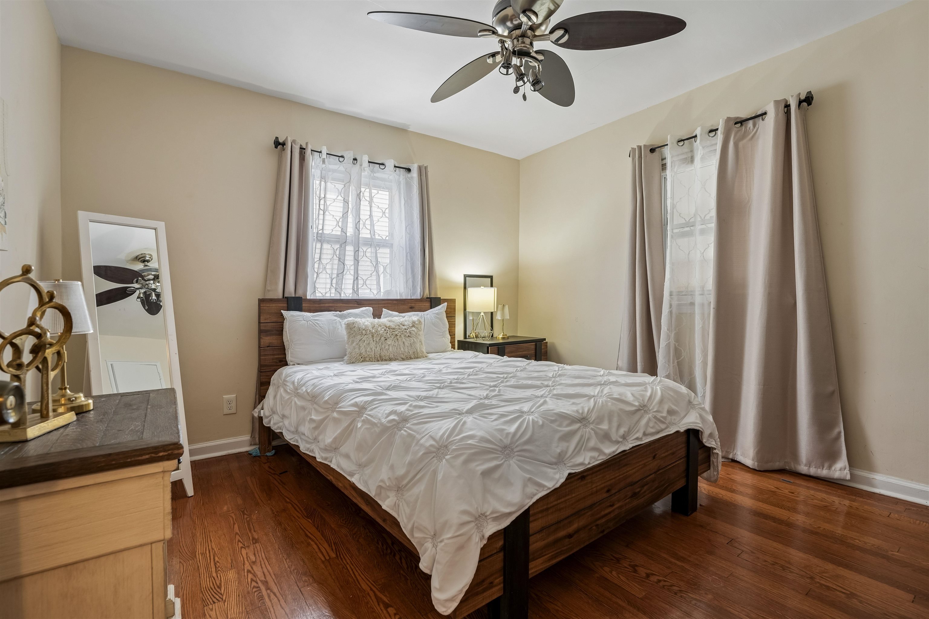 158 CHARLTON AVE