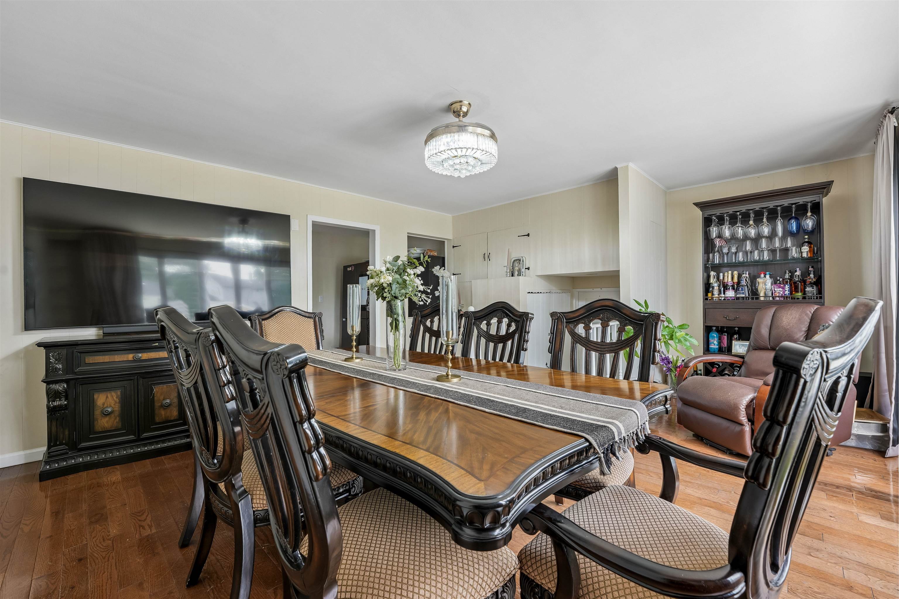 158 CHARLTON AVE