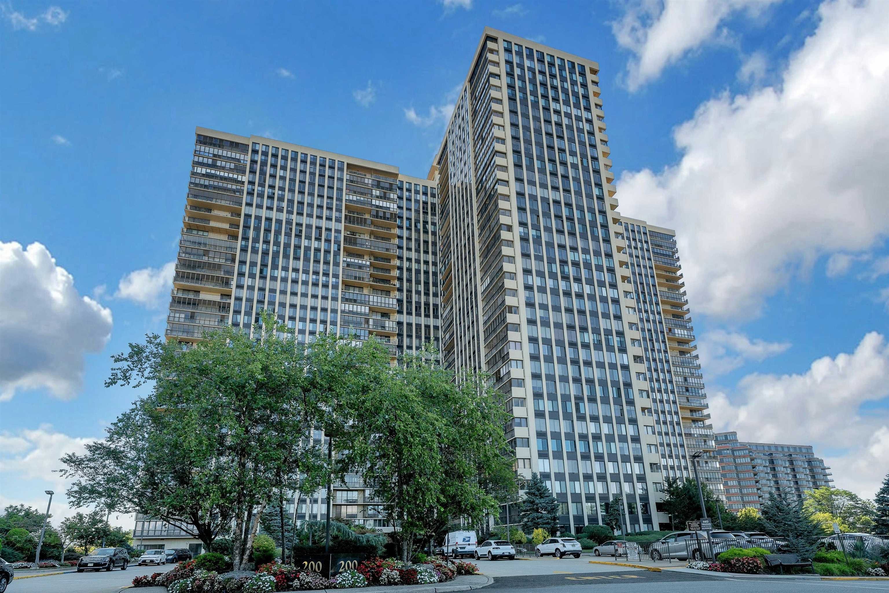 200 WINSTON DR Unit: 2504