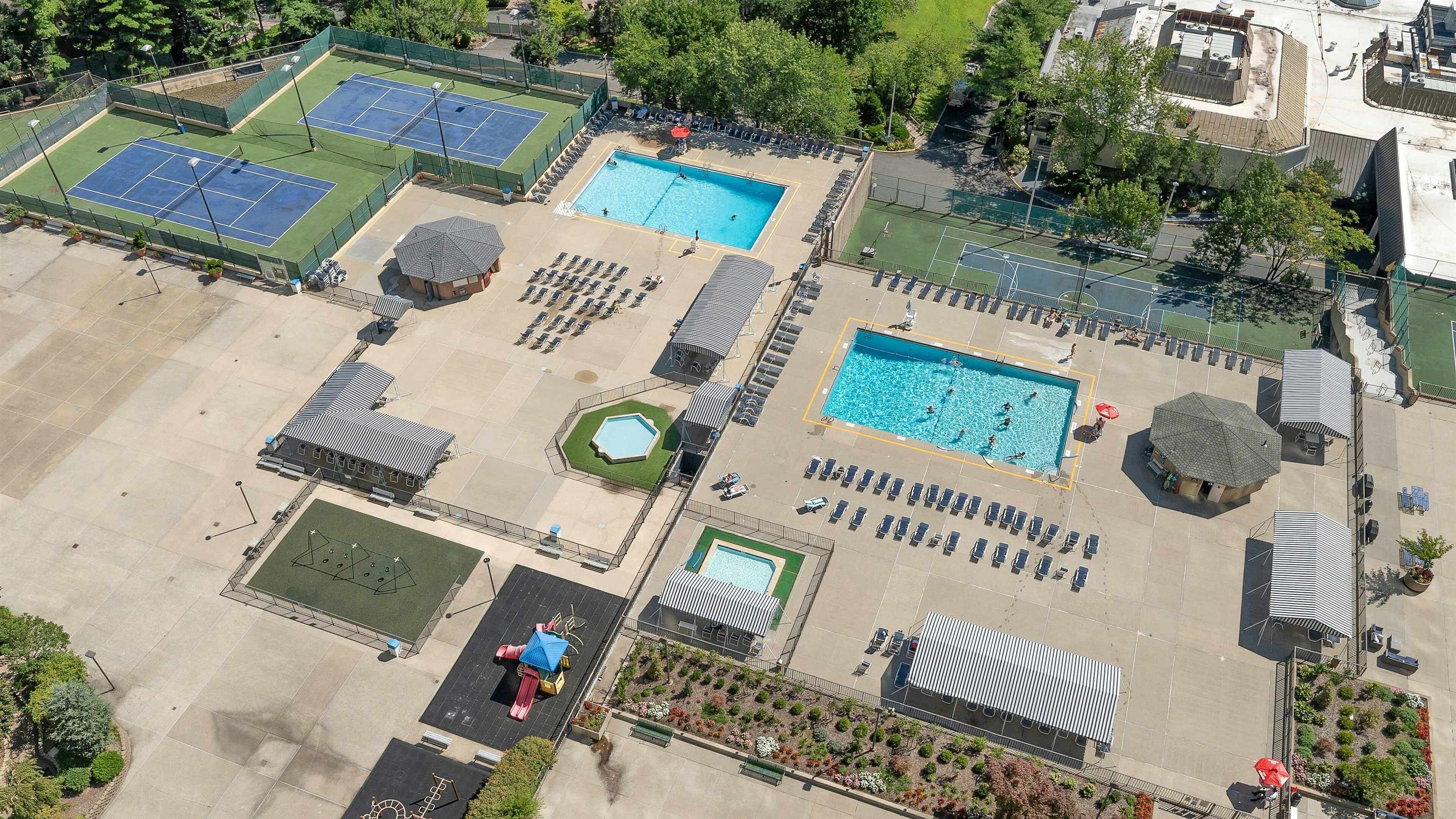 200 WINSTON DR Unit: 2504