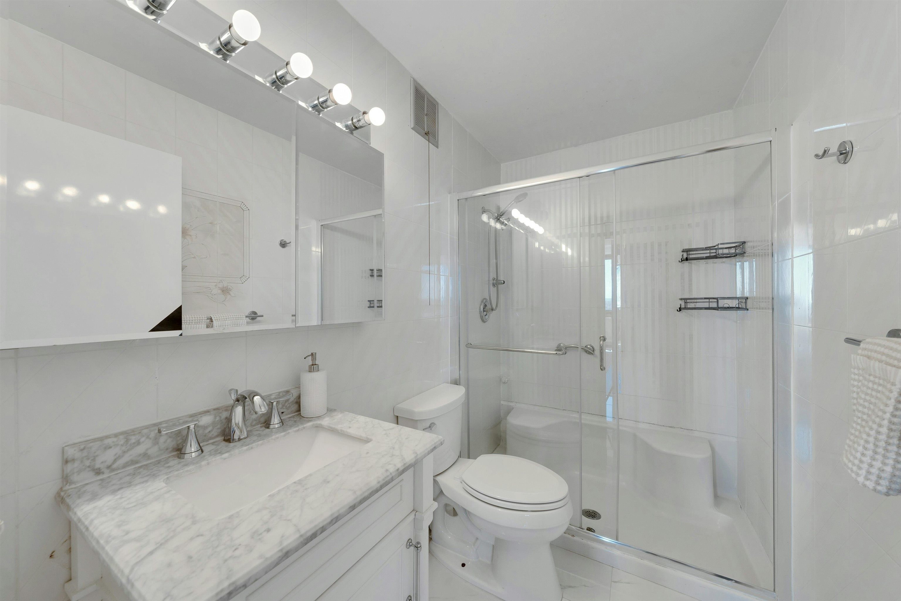 200 WINSTON DR Unit: 2504
