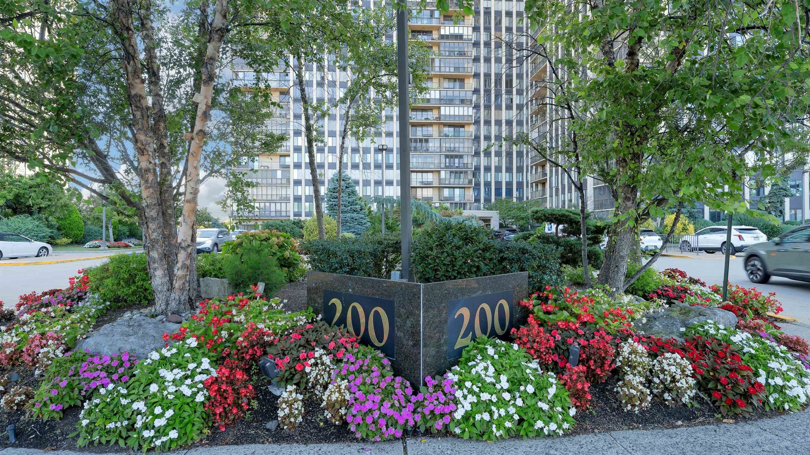 200 WINSTON DR Unit: 2504