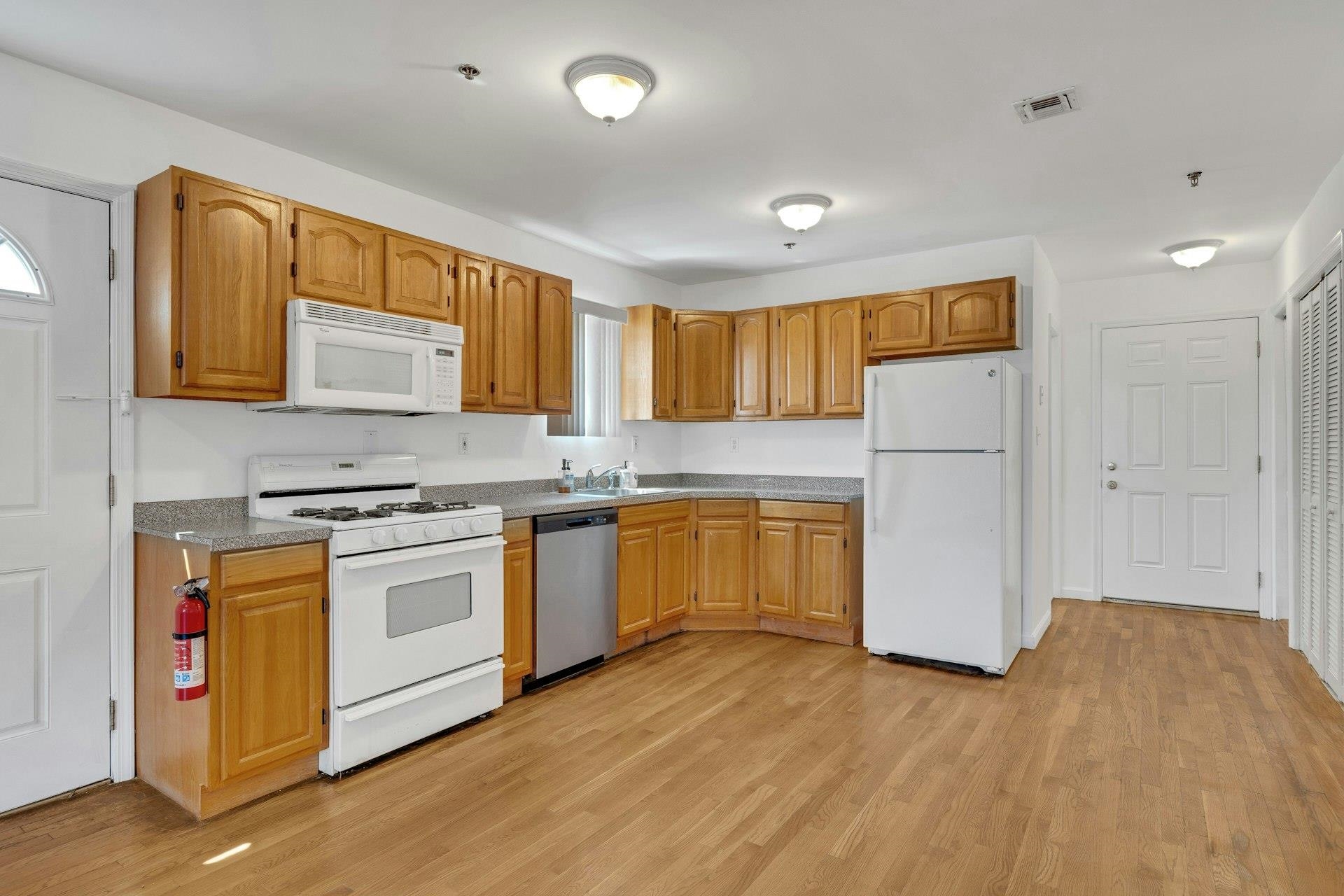 6410 MADISON ST Unit: Apt 1