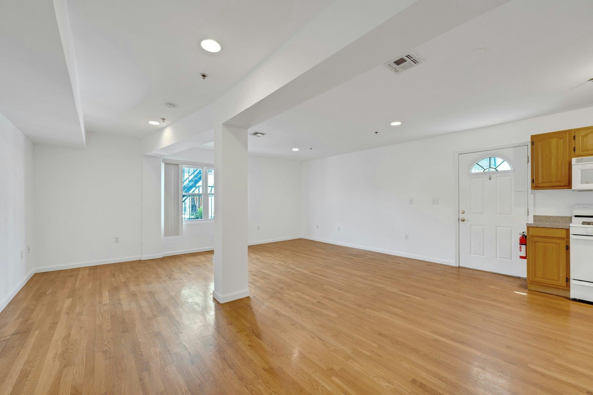 6410 MADISON ST Unit: Apt 1