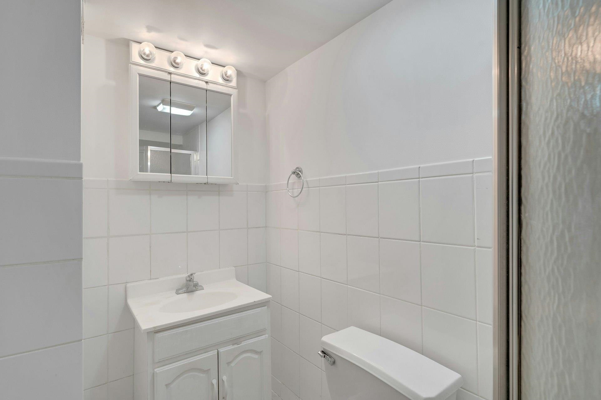 6410 MADISON ST Unit: Apt 1