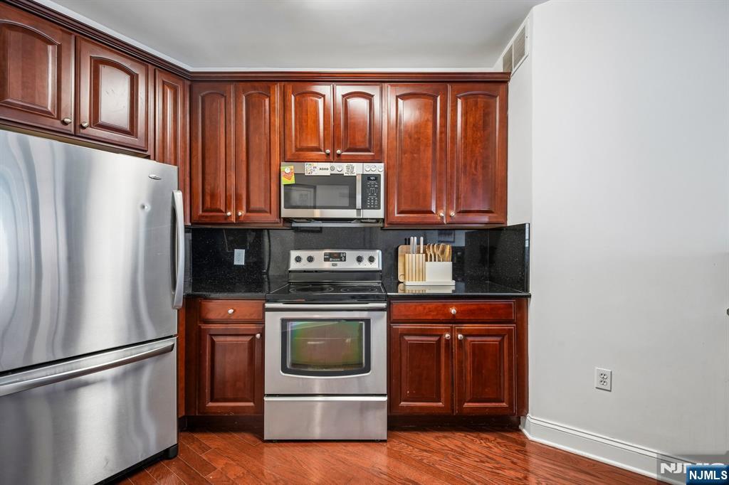 22 Ave At Port Imperial 302