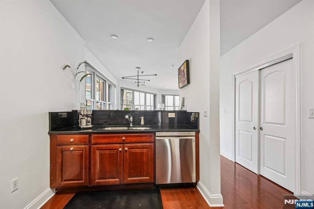 22 Ave At Port Imperial 302