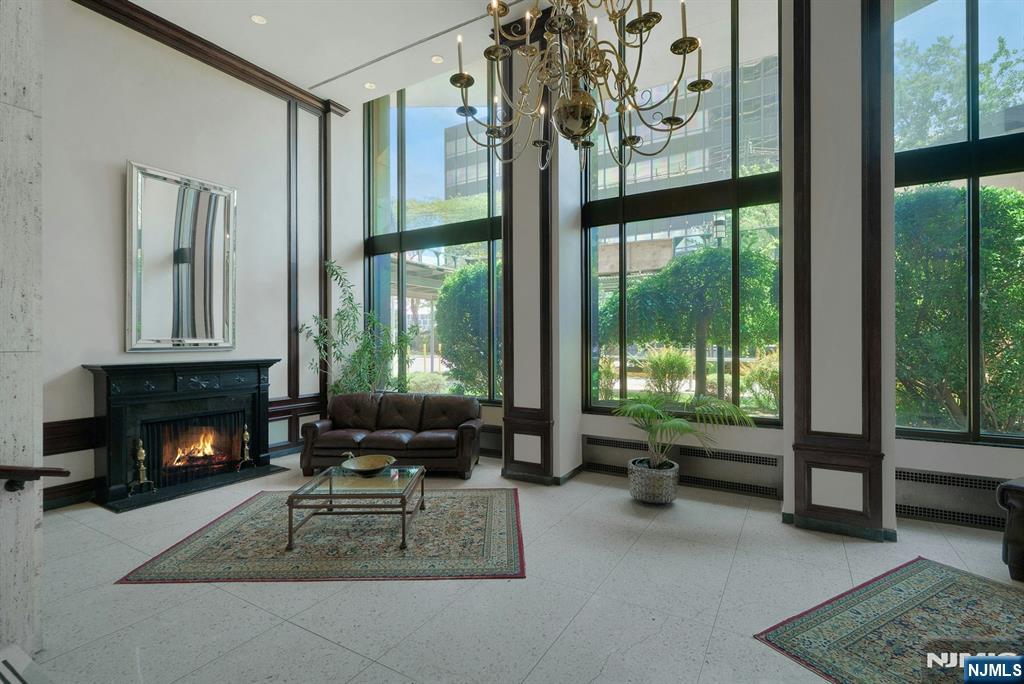 2077 Center Avenue 9E