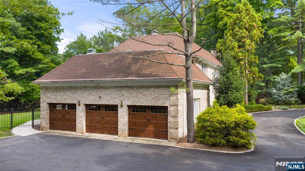 963 Huron Road