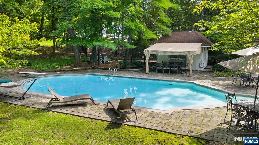 963 Huron Road