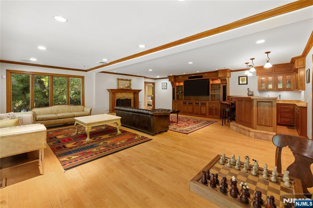 963 Huron Road