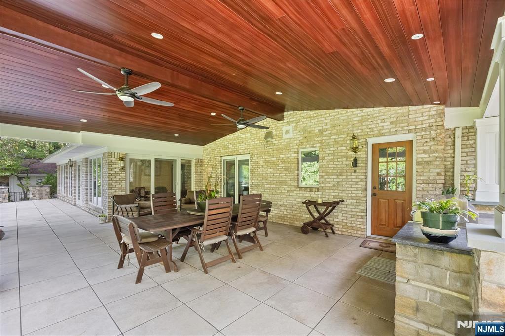 963 Huron Road
