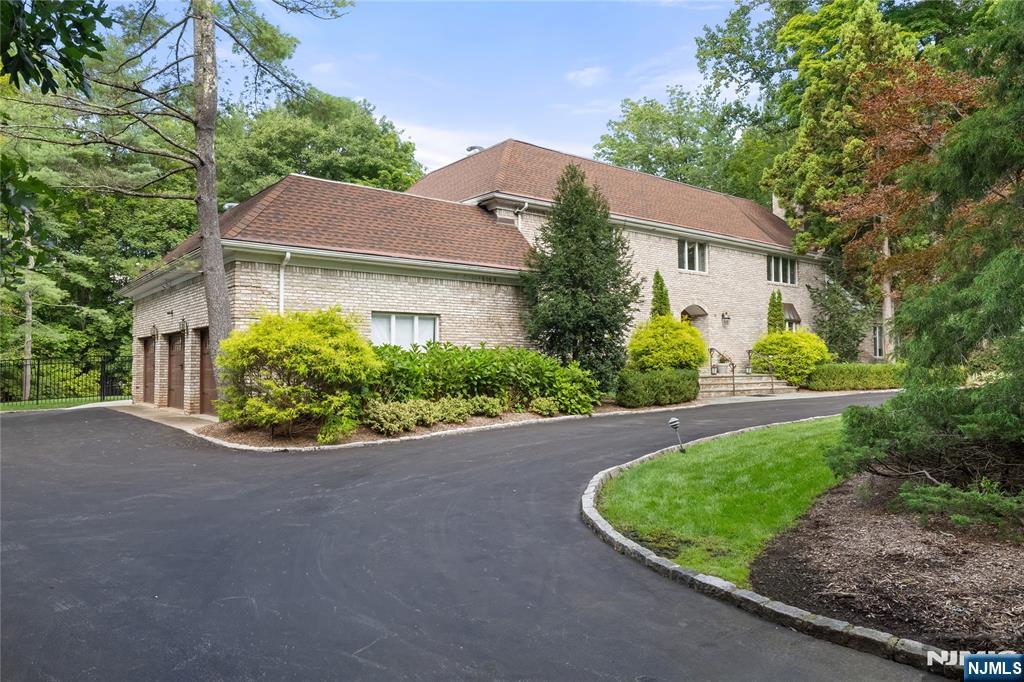 963 Huron Road