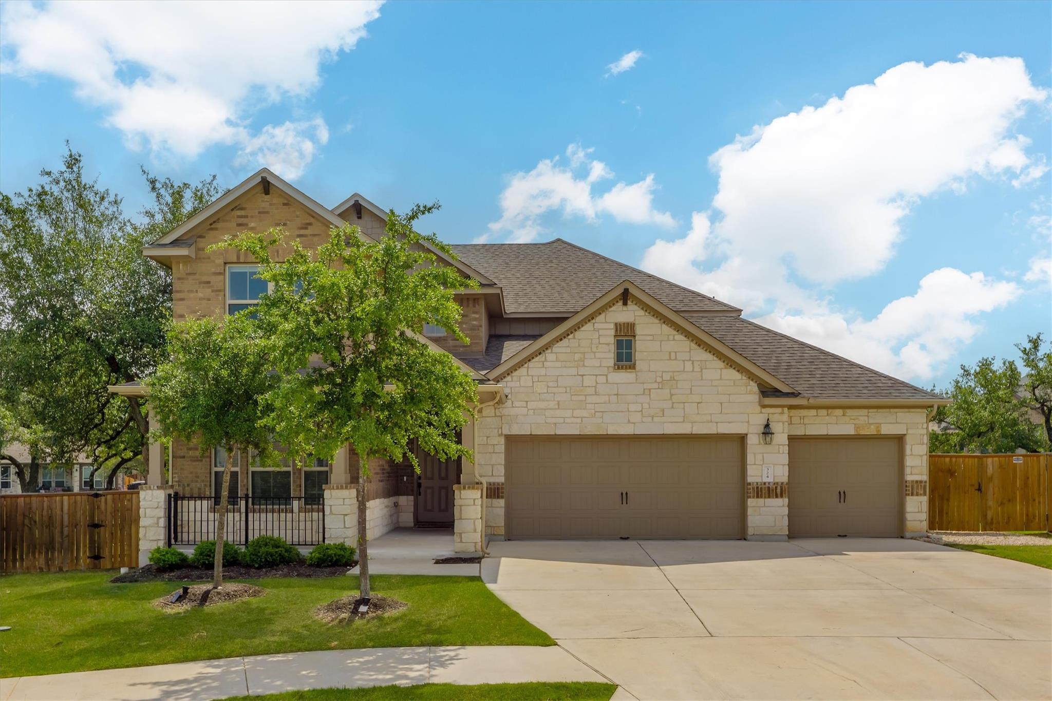324 Autumn Oak WAY