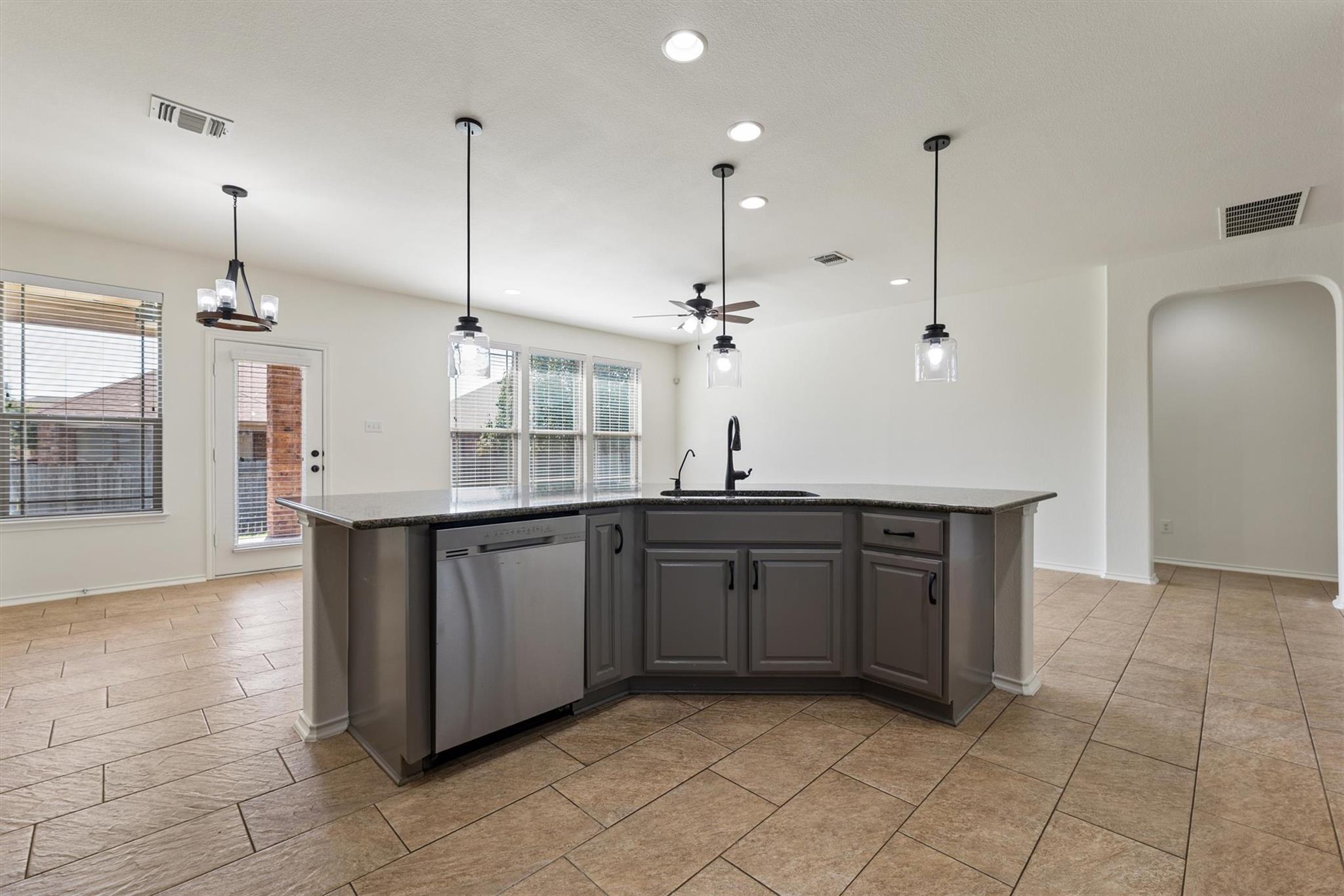 1408 Reklaw LN