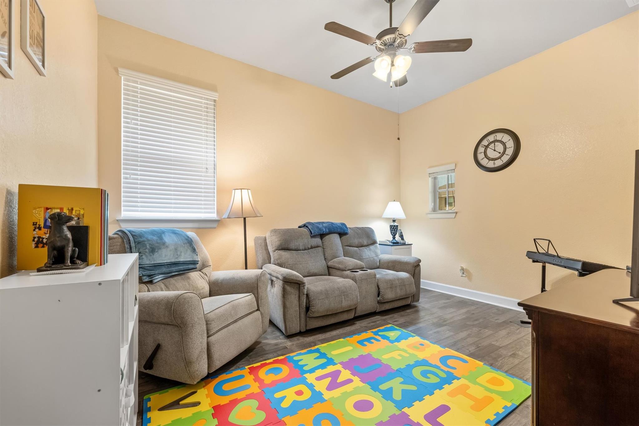 1004 Hezekiah LN