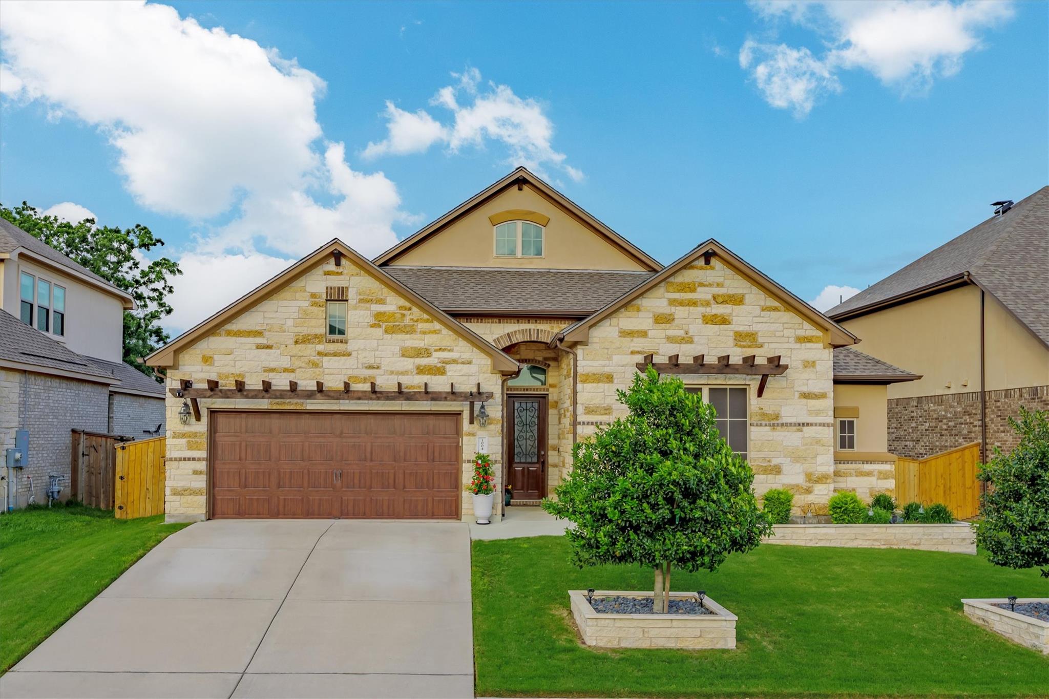 1004 Hezekiah LN