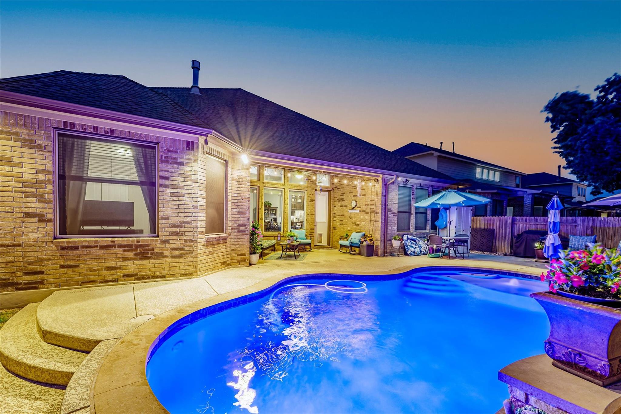 1004 Hezekiah LN