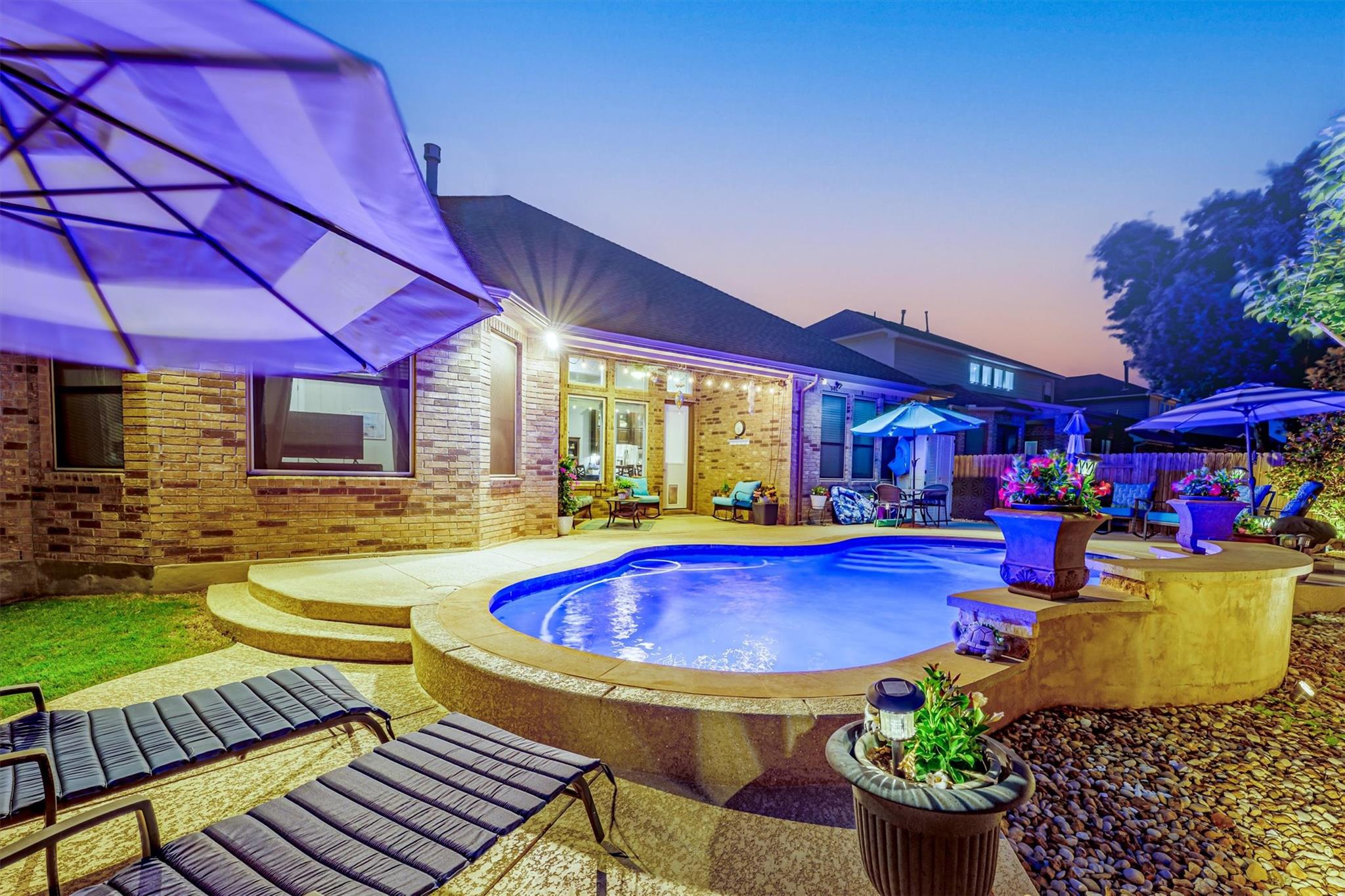 1004 Hezekiah LN