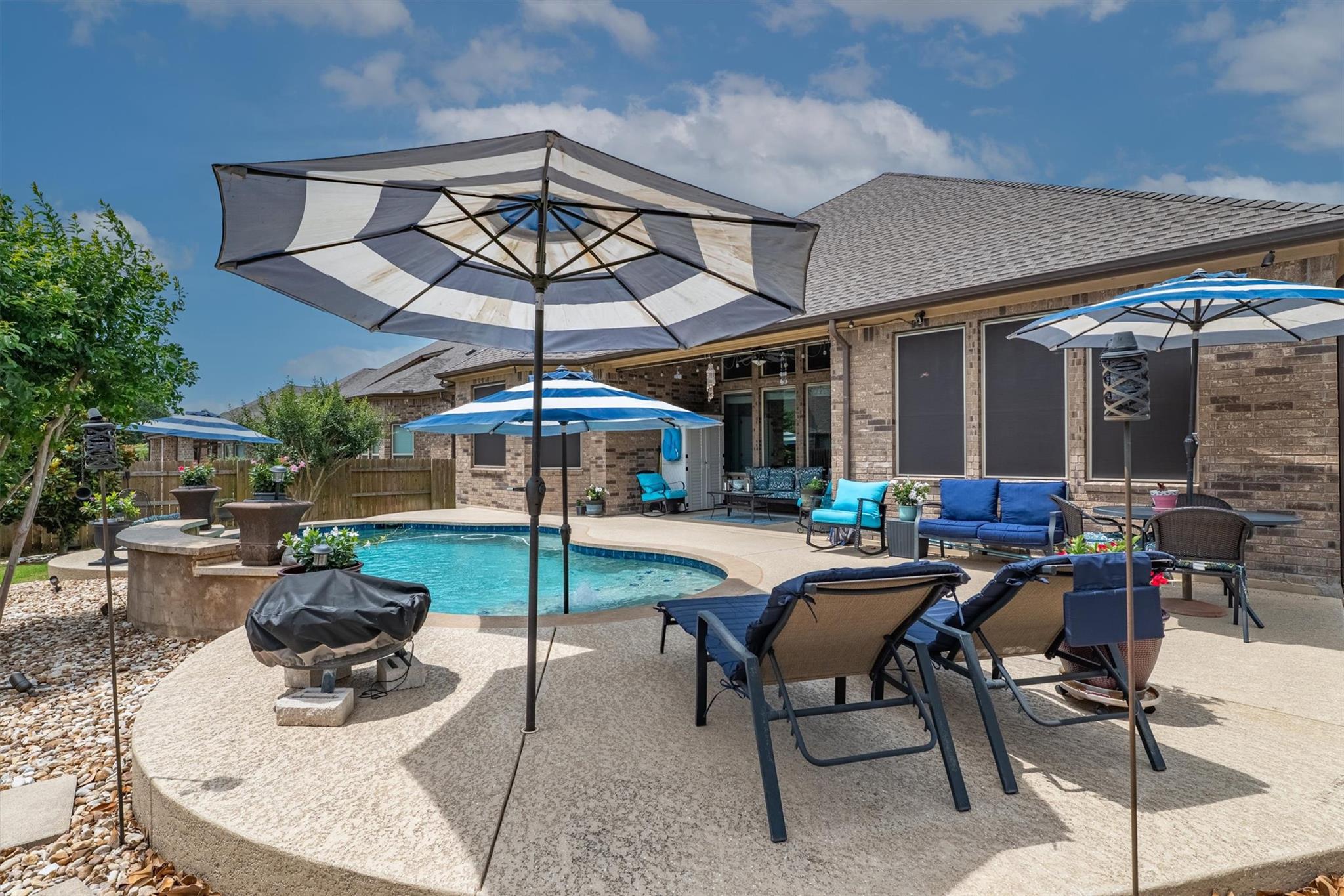 1004 Hezekiah LN