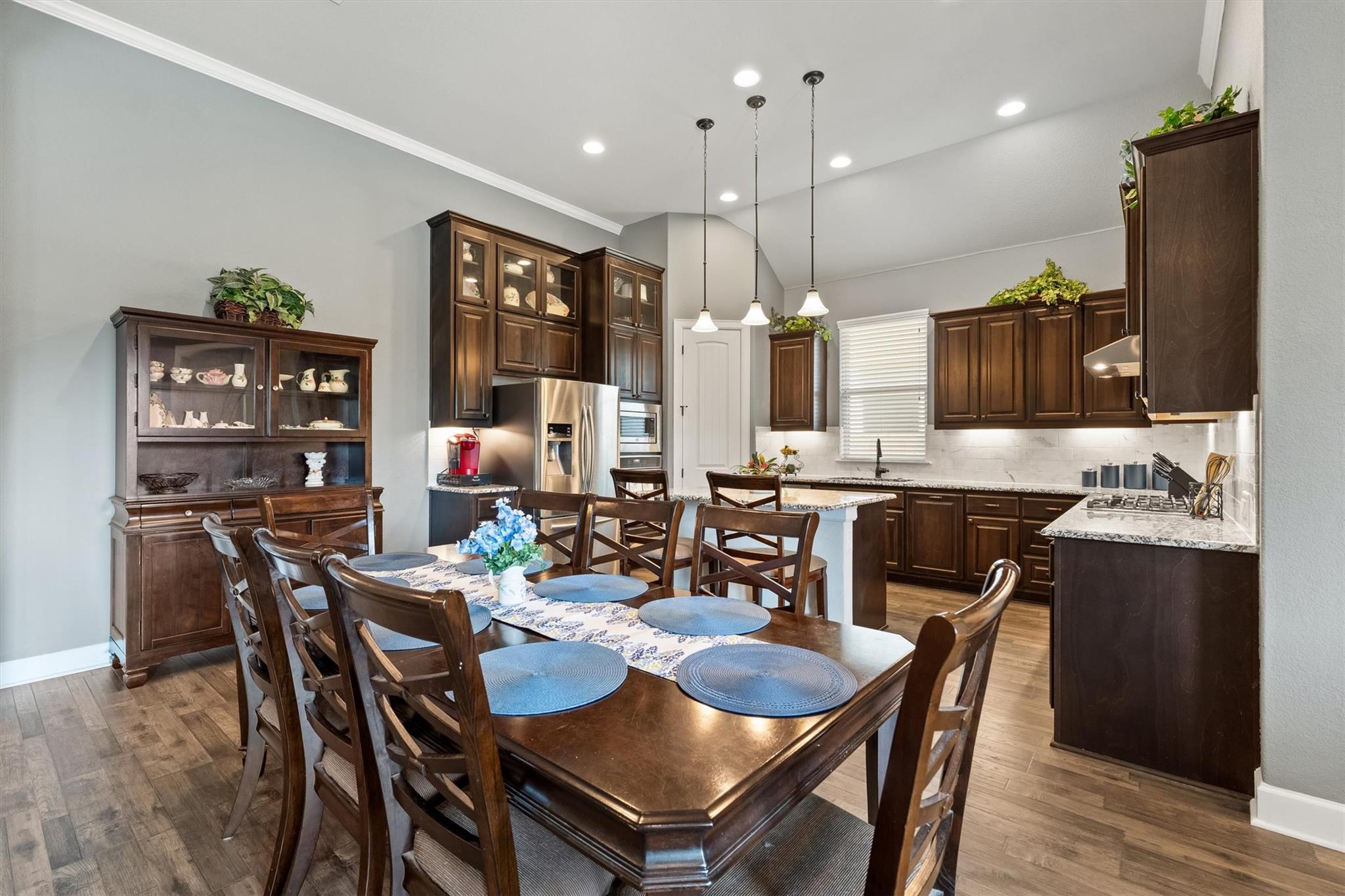 1004 Hezekiah LN