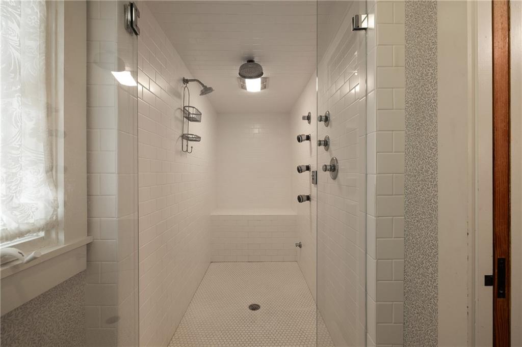 1300 Retreat Road