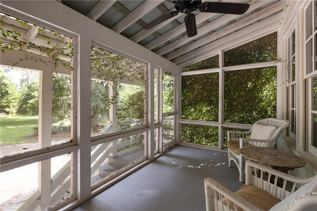 1300 Retreat Road