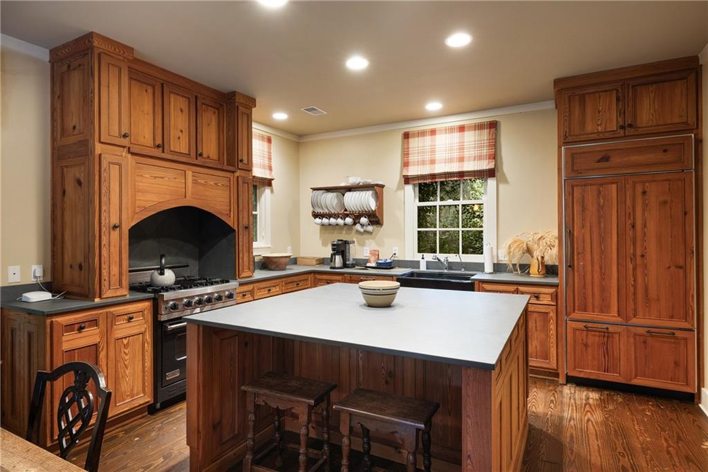 1300 Retreat Road