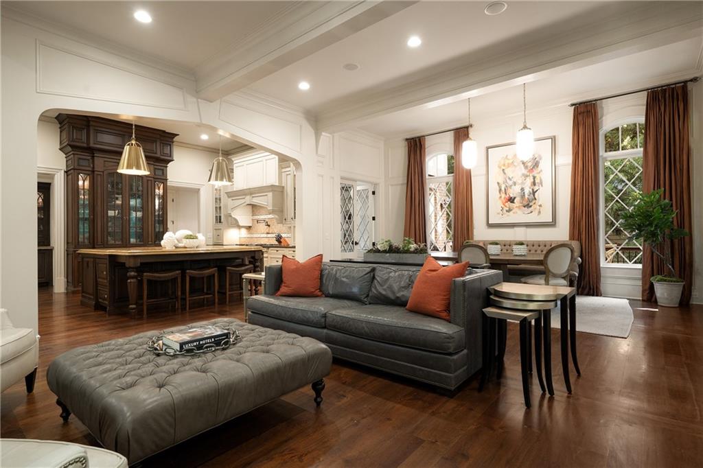 4136 N Stratford Road NE