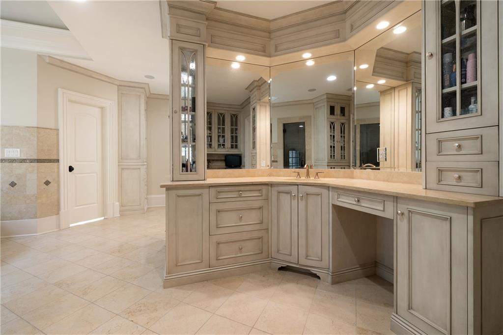 4136 N Stratford Road NE