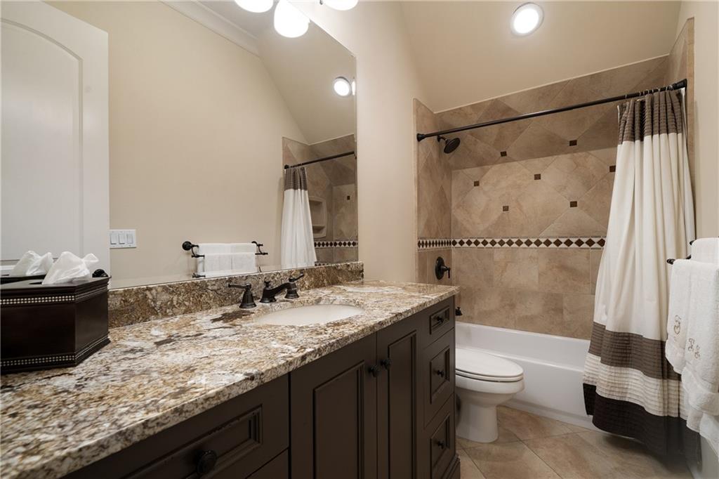 4136 N Stratford Road NE