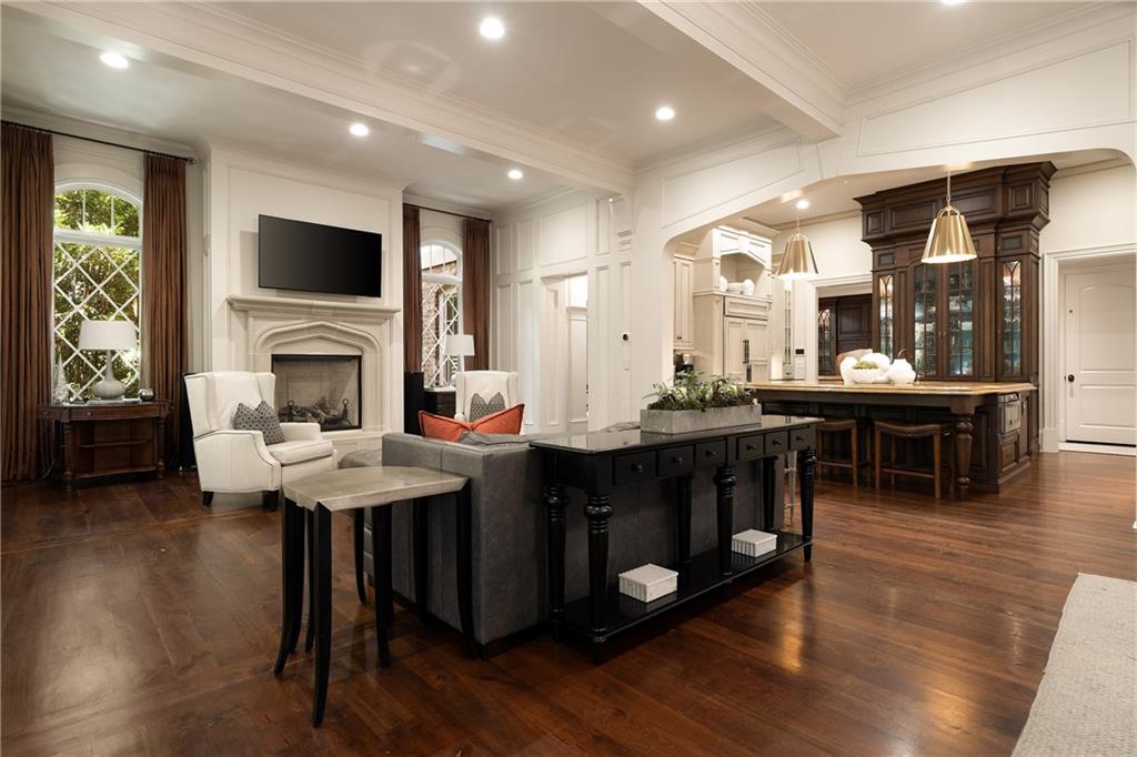 4136 N Stratford Road NE