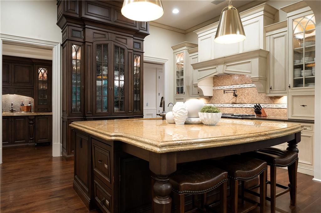 4136 N Stratford Road NE